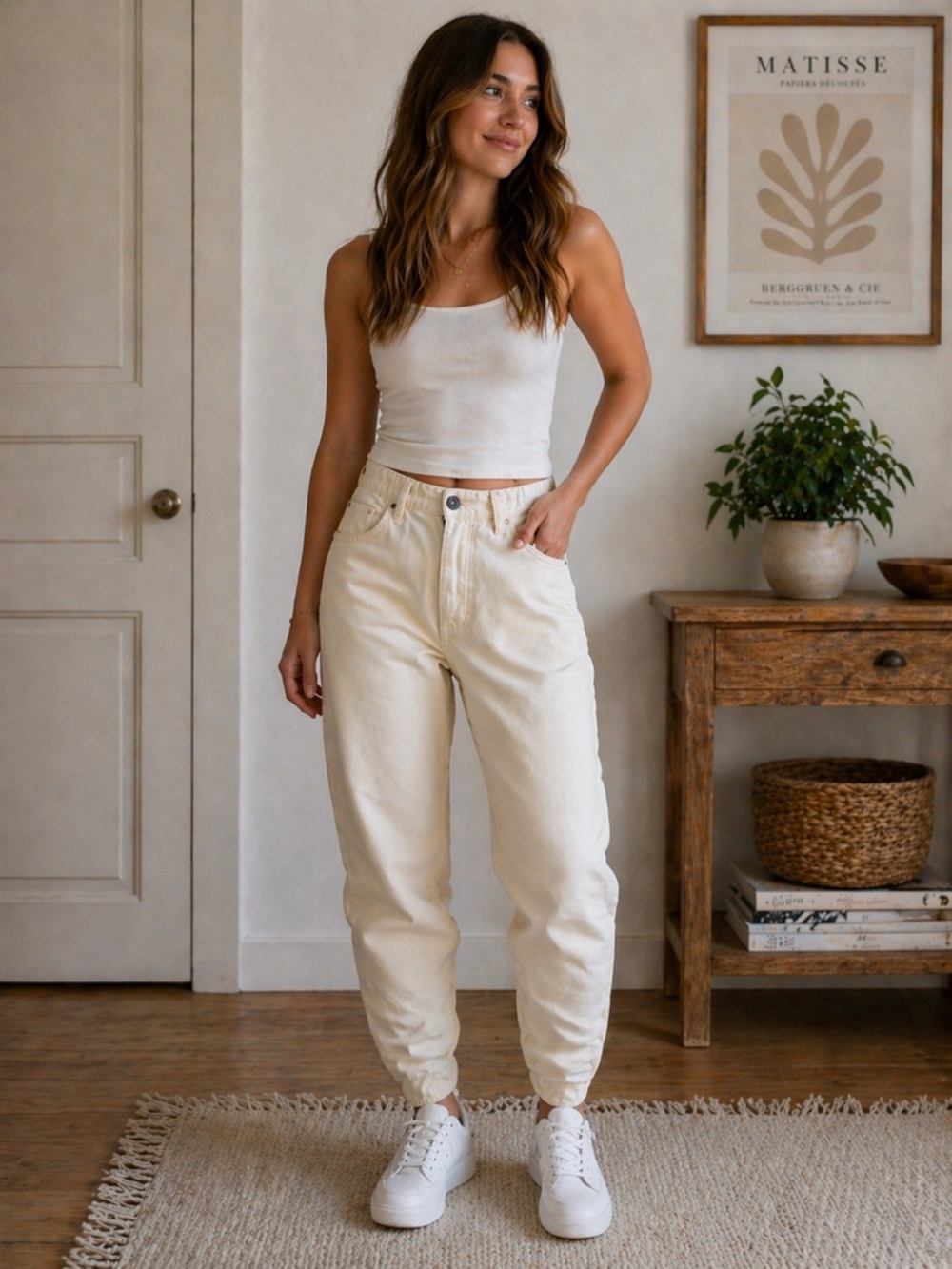 H&M Women's Boyfriend Jeans in Cream